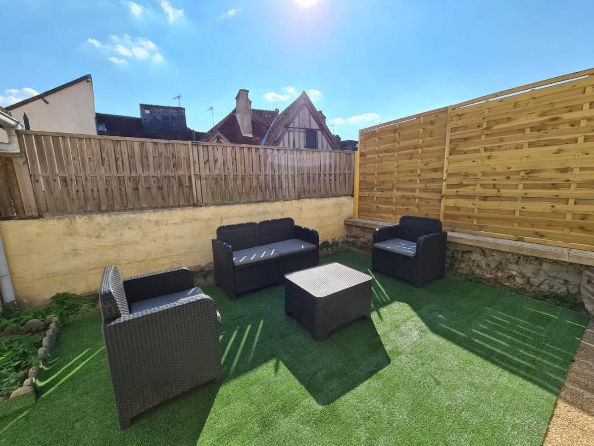 Maison Charme Avec Terrasse Hypercentre, Tres Calme Joigny Dış mekan fotoğraf